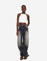 Wide-Leg Jeans in 90s Style