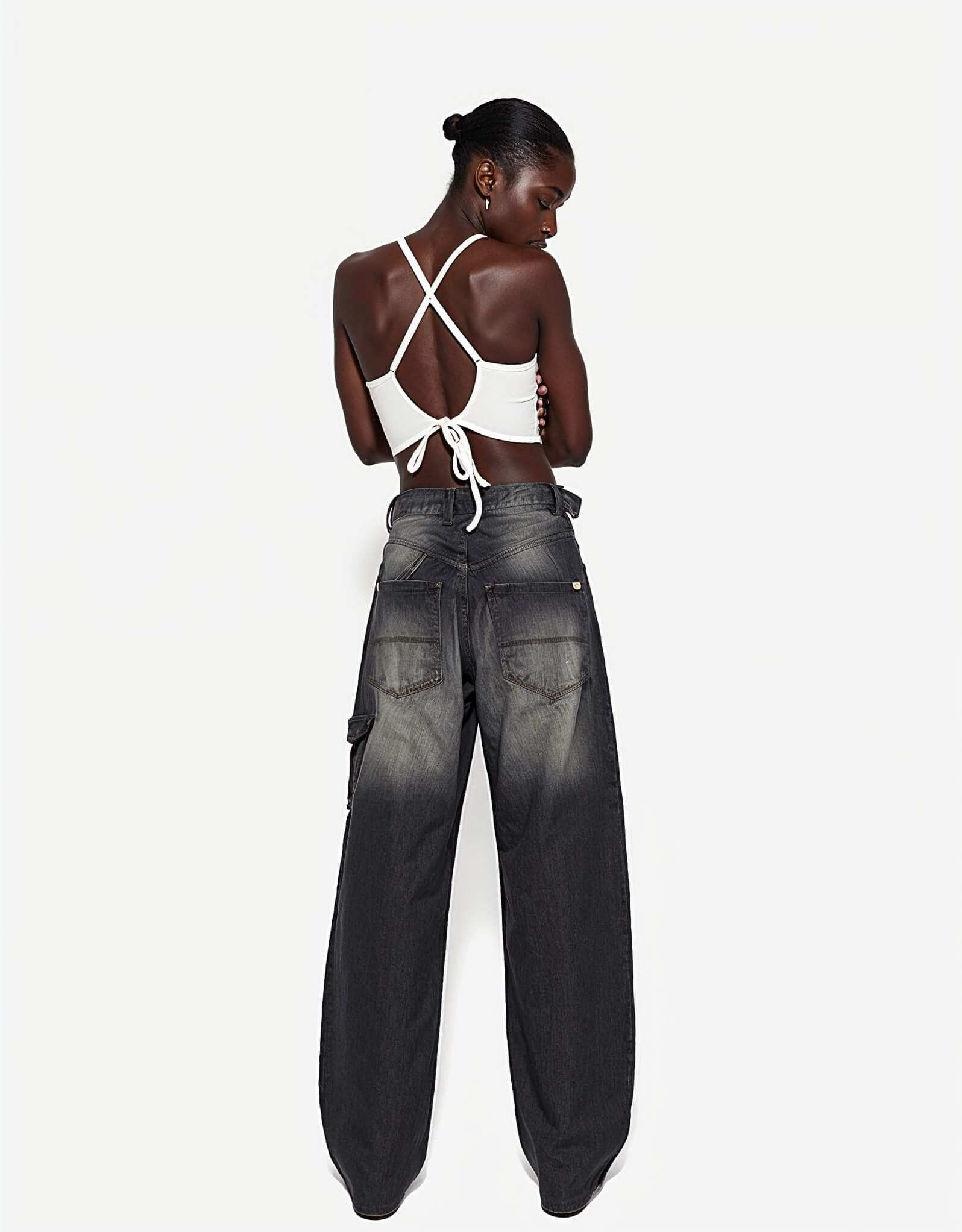 Wide-Leg Jeans in 90s Style